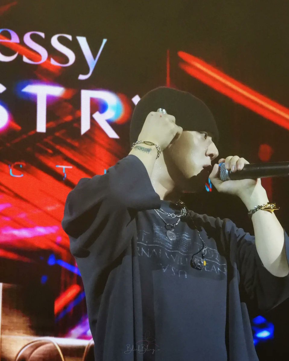 BlinkBling_u's tweet photo. 2nd December 2023
pH-1 oppa in Sentul Depot, Malaysia 🇲🇾
Hennessy Artistry 2023
#ph1 #ph1inkl #ph1inmy #parkjunwon #hennessyartistry https://t.co/hgQ391PPic