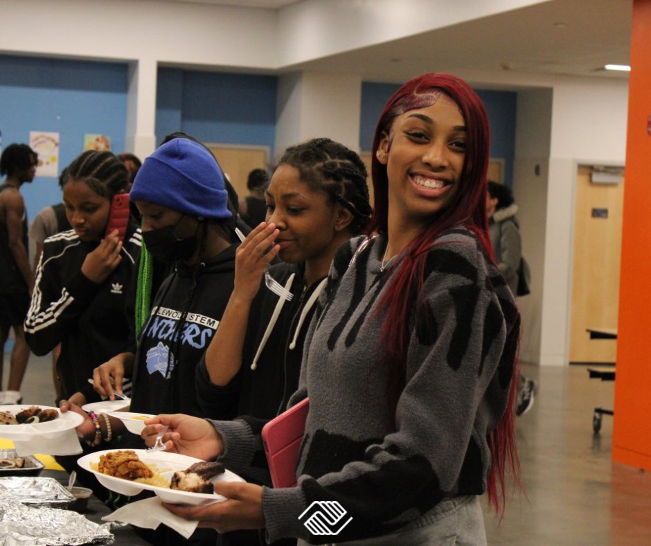 ULBGC65's tweet photo. ✌️Feel Good Friday✌️
You can Feel Good about all our fabulous Club Members at Englewood STEM High School!

Englewood Clubs site motto: "Where Changing Lives Matters" 
 #Community #GreatFuturesStartHere #chicago #EnglewoodStrong https://t.co/SfRTVk8h9L