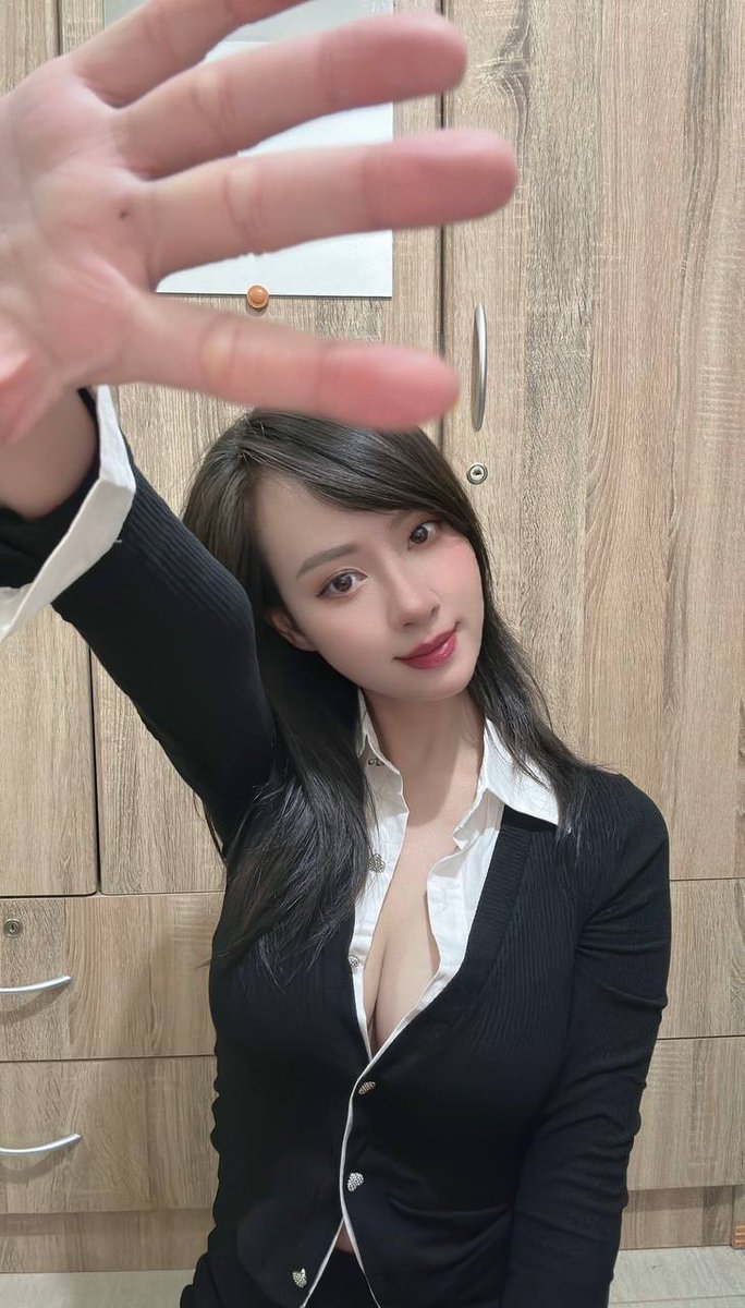 damajuana57's tweet photo. 号码：80
位置：桂林临桂区吾悦广场悦桂坊金街
170/D可甜可咸前凸后翘 逼紧水多 模特身材900/2p

置顶要妹子！
#桂林约炮 #桂林兼职 #桂林少妇 #桂林楼凤 #桂林上门 #桂林快餐 #桂林学生 #桂林品茶 https://t.co/OZAFCZPzsw