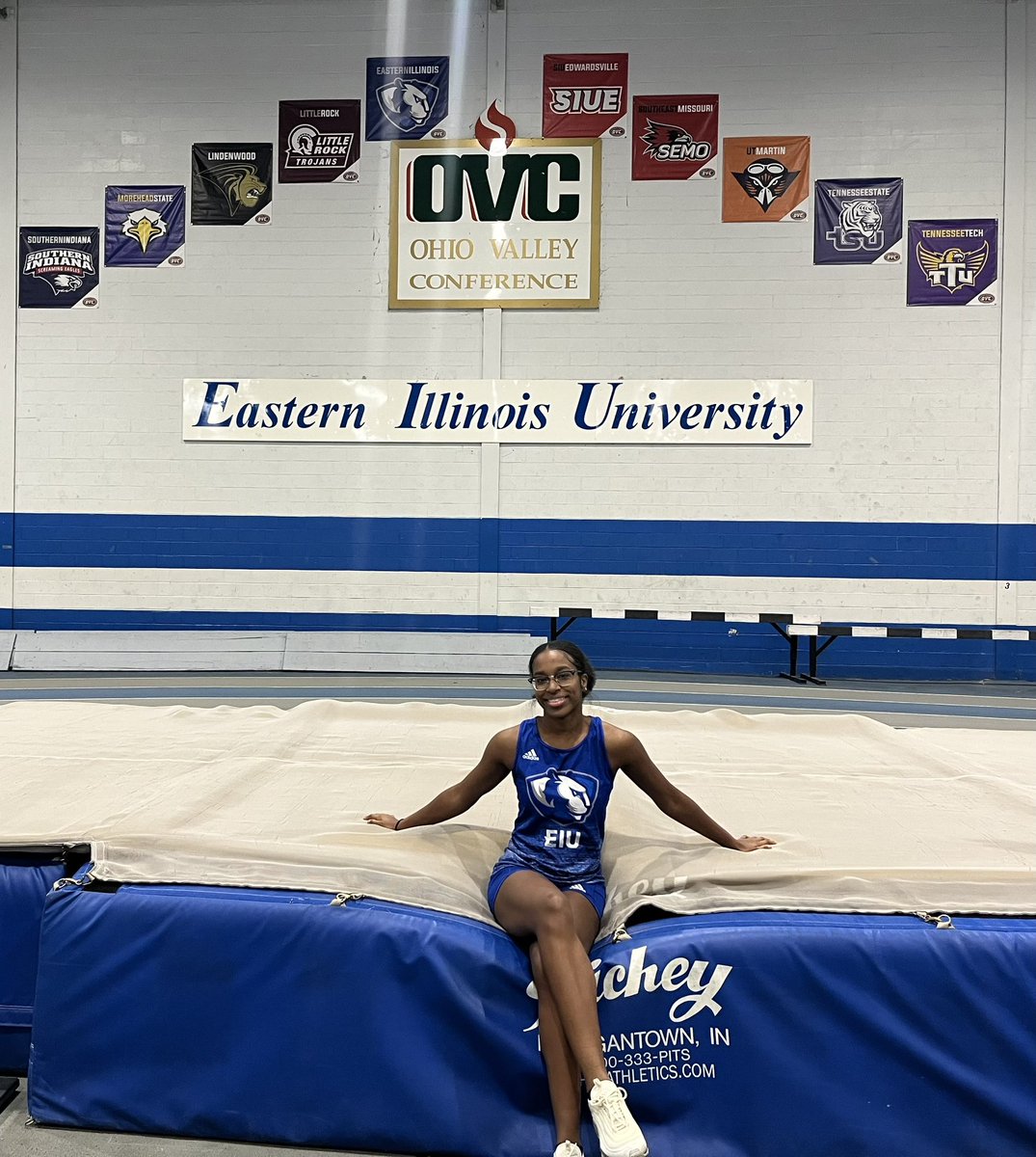 a_thurman29's tweet photo. Third official visit at Eastern Illinois University 💙 #GoPanthers #eiu #trackandfield https://t.co/qaJ3SCAhsH