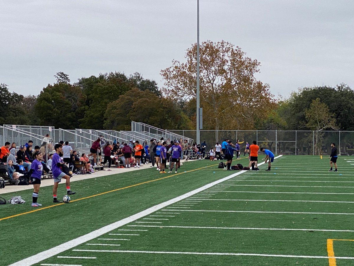 Coach___Ramirez's tweet photo. Thrilled to witness the camaraderie at the Harlandale Alumni Soccer Tournament '23! 🌟 Alums showcasing their skills not just for the love of the game, but also to support the team and fund scholarships for our deserving seniors. 🙌⚽ #HarlandaleSoccer #OAIAAI #LINSA https://t.co/GPDlniLPH5