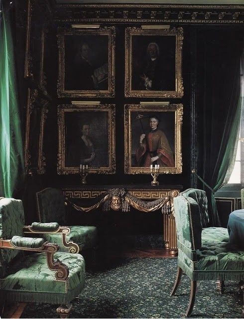 _AlexisMontague's tweet photo. ⠀⠀⠀⠀⠀⠀⠀⠀⠀⠀⠀⠀⠀⠀⠀⠀⠀⠀⠀
❛ These paintings—they are the ladies of this family before you. They led a life of privileges &amp; sacrifices. You must put aside your personal life. Obey your husband, submit to his authority &amp; show unconditional loyalty to this family.
⠀ https://t.co/AoLVS4f7bd