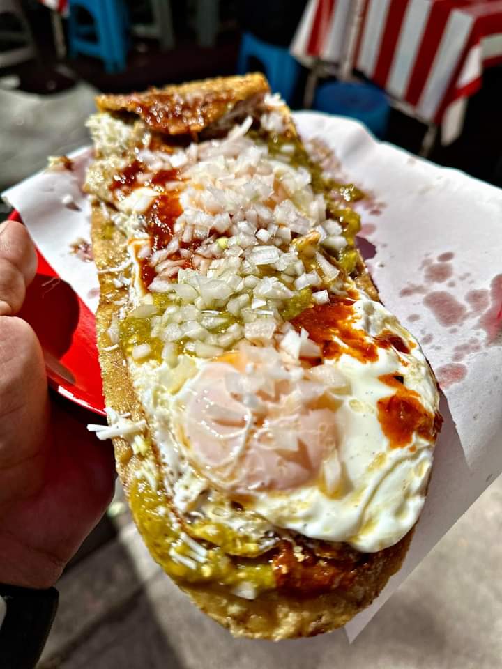 di_tux's tweet photo. Jamás, jamás en su puta vida pinches provincianos pendejos van a poder igualar los huaraches de la CDMX. 

USTEDES SON PENDEJOS EN TODO LO QUE TENGA QUE VER CON GARNACHAS. https://t.co/2Jbj9IXqzy