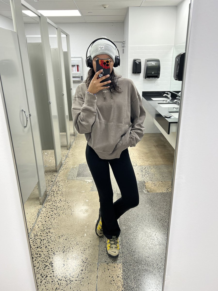 brttniann's tweet image. Happy Saturday Everyone! 

I can’t believe it’s December already! Thank god I started Christmas shopping in August 😂

#AMBUSH #atmoscollectorsclub #kicks #KOTD #Nike #snkrs #yoursneakersaredope #uptempo