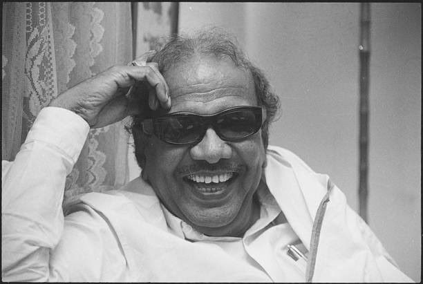356 ஐ சொல்லி பகல் கனவு காணும் சங்கிகளுக்காக...

#எஸ்ஆர்பொம்மைவழக்கு

தமிழ்நாட்டில் விடுதலைப் புலிகளின் நடமாட்டம் அதிகமாக இருக்கிறது. புலிகளுக்கு ஆதரவாக முத்தமிழறிஞர் கலைஞர் தலைமையிலான திமுக அரசு செயல்படுகிறது என்ற காரணத்தை சொல்லி அரசியல் அமைப்பின் 356 வது பிரிவை பயன்படுத்தி திமுக