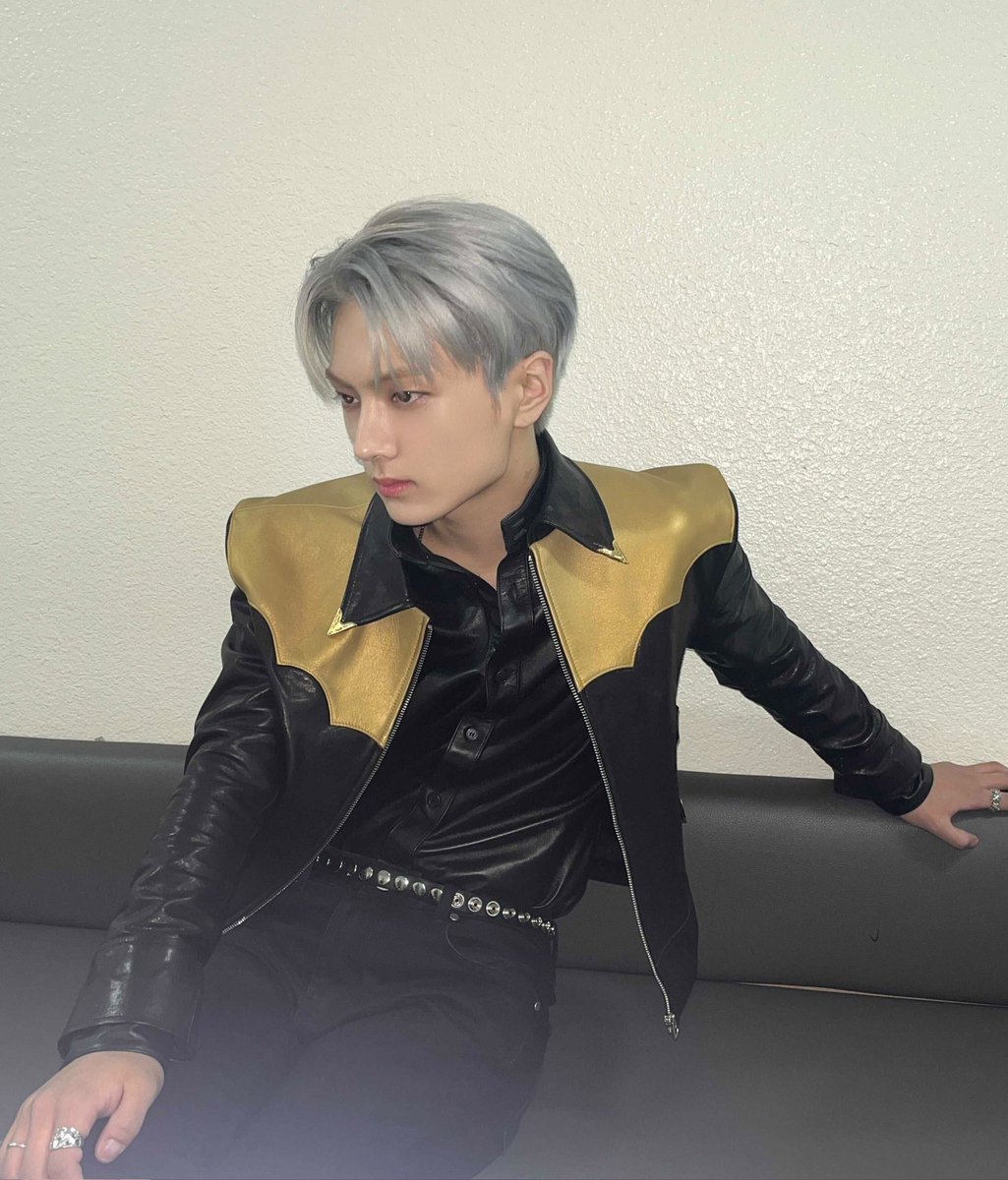 ENHYPEN_members's tweet image. 💛🖤

#JAY #ENHYPEN #MusicBank