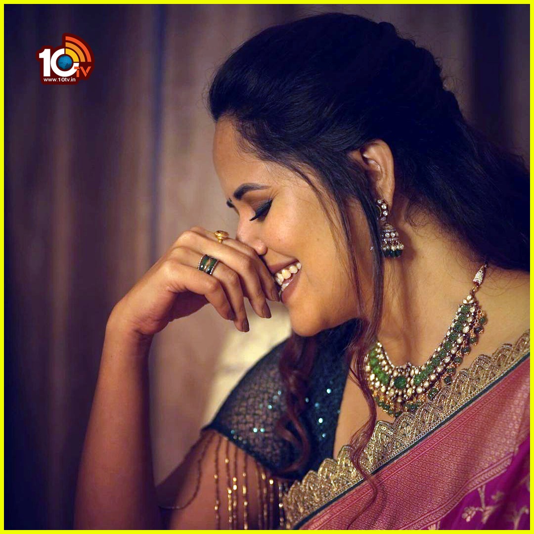Anasuya Bharadwaj beautiful pic in saree💥💥

#Anasuya #HotLooks #stylishlook #10TV