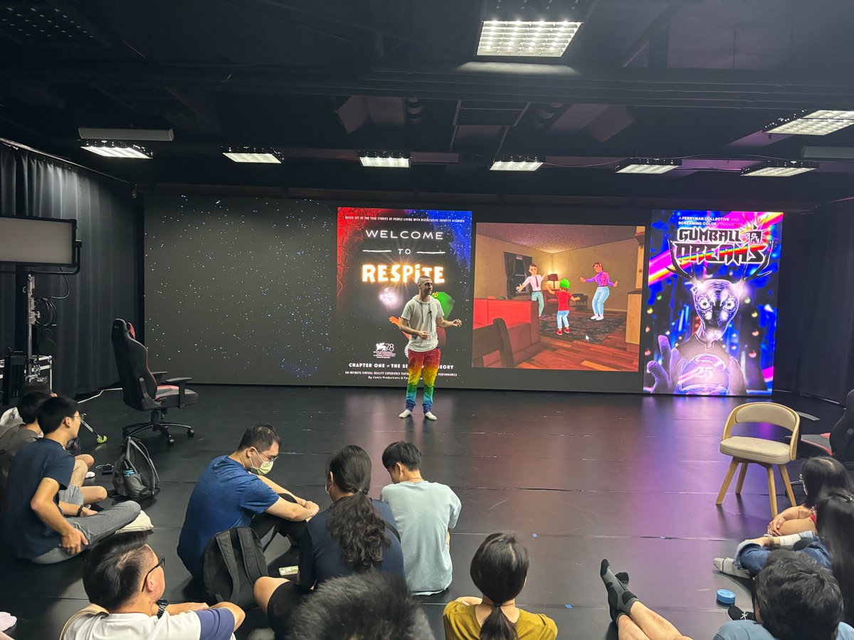 Ferryman_VR's tweet image. We wanted to share some photos of Christopher Lane Davis, aka Screaming Color recently presented at @ishoutaiwan. Look at these beautiful photos! Love that VR Theatre is getting such amazing international attention. 

#VR #XRPerformance