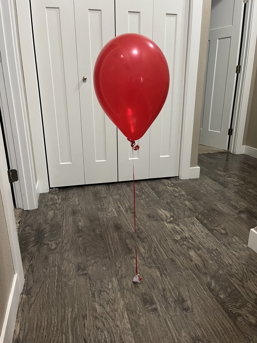 My kid walked thru the door with this today & I was momentarily terrified 🎈

#it #theyallfloat