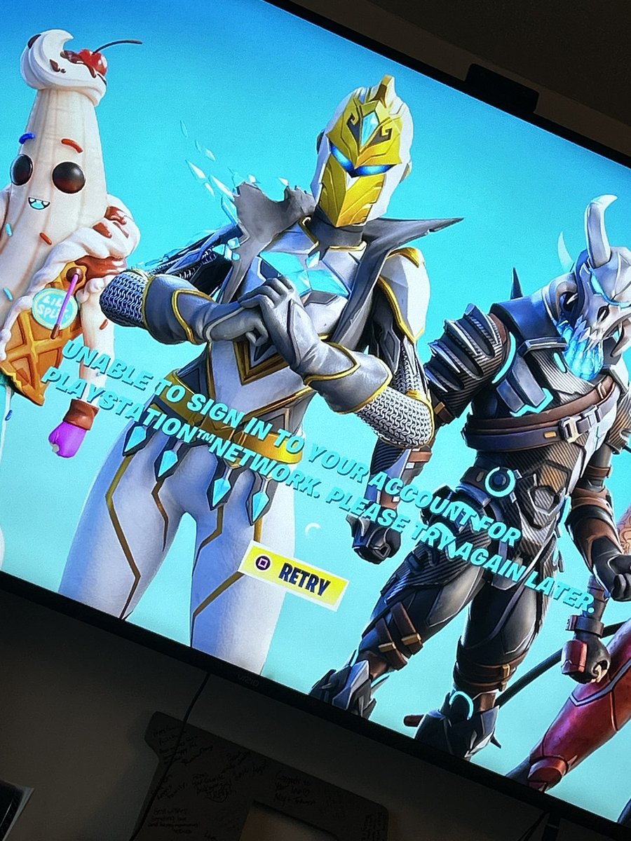 aaronfischer93's tweet photo. @FortniteStatus What am I supposed to do.. https://t.co/FZTMjEM3Ky