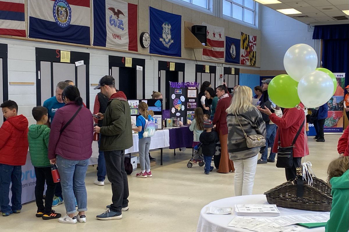 Kids_Giving's tweet photo. An amazing 2nd Annual KidsGiving Fair today at @ASFSOnline! Thanks to the 12 local nonprofits for hosting such engaging activities for kids and all of the Arlington families who attended to learn about &amp; support our KidsGiving partners! https://t.co/5wCfIEAo0z
