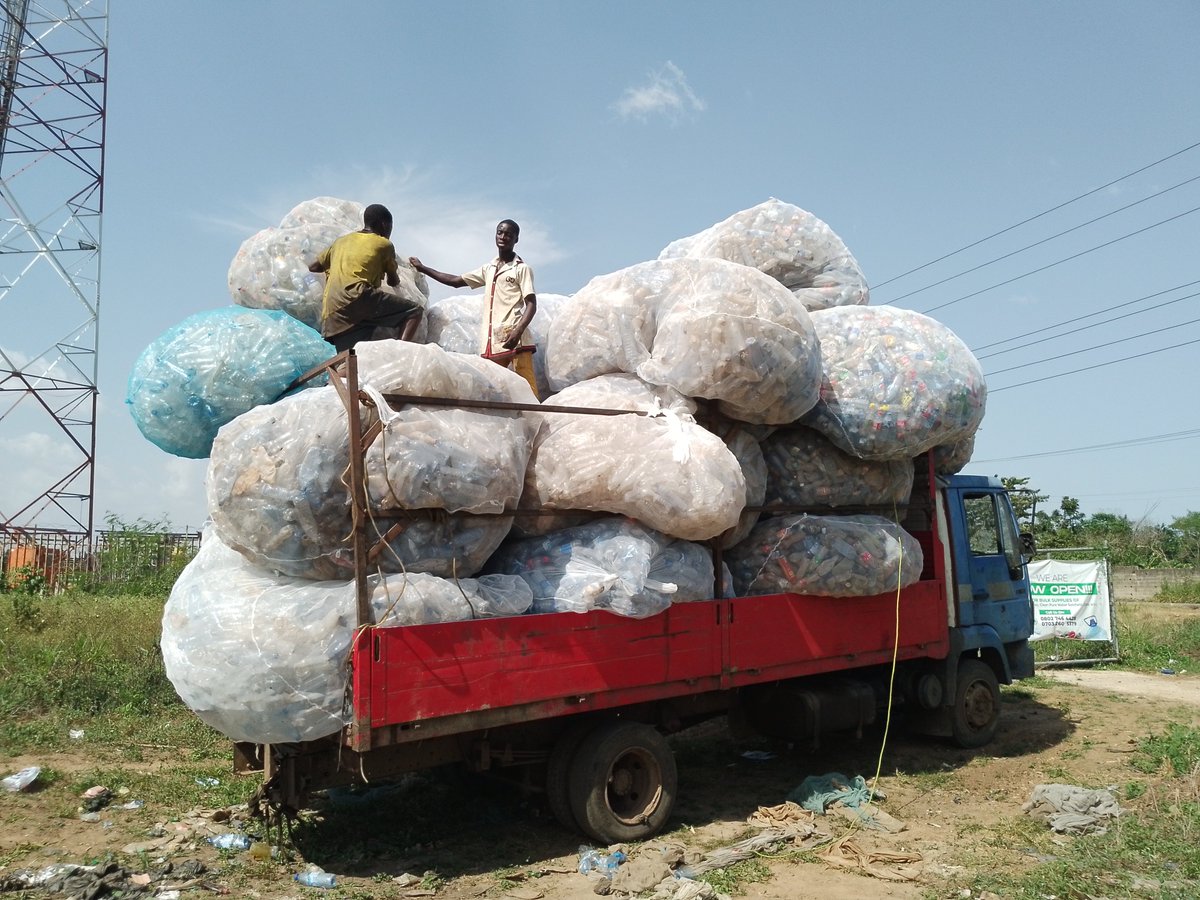 PETsPointNG's tweet photo. We are still in the business of collecting plastics from communities.
Bring your plastics bottles to us for instant cash rewards.
Ibadan Residents alone.

#climatechange #wastemanagementt #CircularEconomy #environmentalimpact #environmentallyfriendly https://t.co/Upslbo9LiC