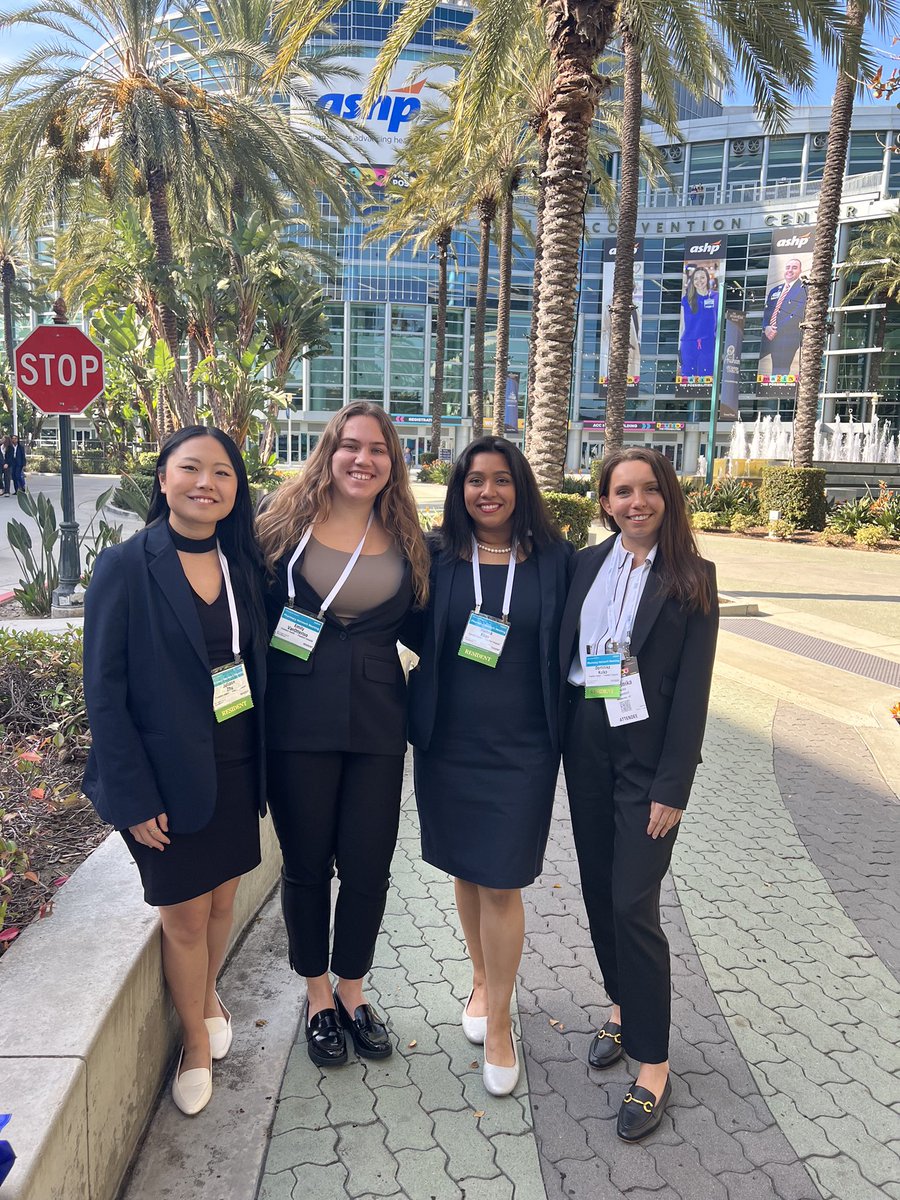 Our amazing team of ambulatory care PGY1 residents attending Vizient!
#VizientNetworks