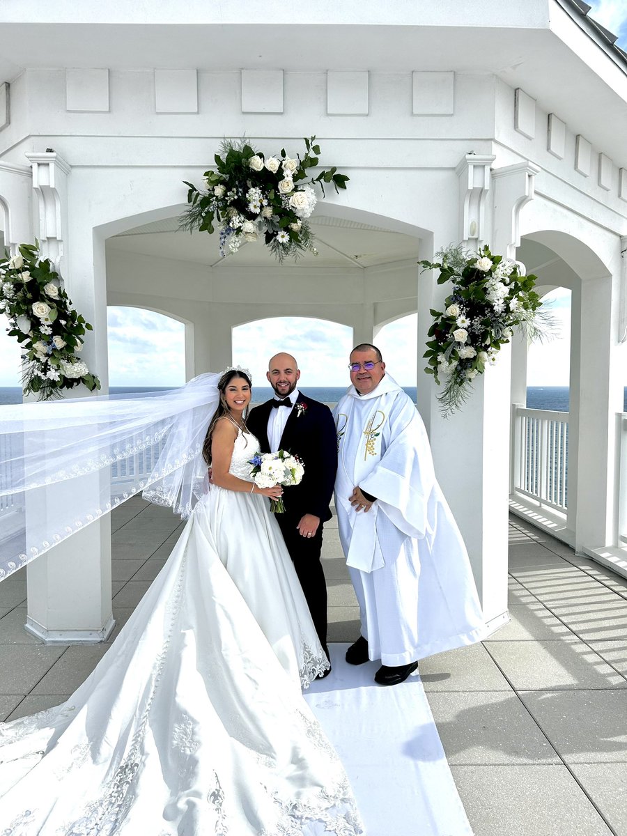 mikejcalderin's tweet photo. 12-02-23: Leonardo and Cristina at Pelican Grand Beach Resort! #perfection #greatcoupletowed #dynamicduo #TheLeadingCauseOfMarriage #mjcalderincap #michaeljcalderin #VowMaster #bestweddingofficiants #weddingchaplain #chiefmarryingofficer #bluefamily https://t.co/1godzlnhnH