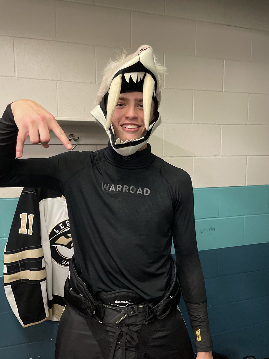 LHSSabersHockey's tweet photo. #SABERTOOTH #POG #BLOCKINGSHOTS #LEWY https://t.co/xTbak4q29q