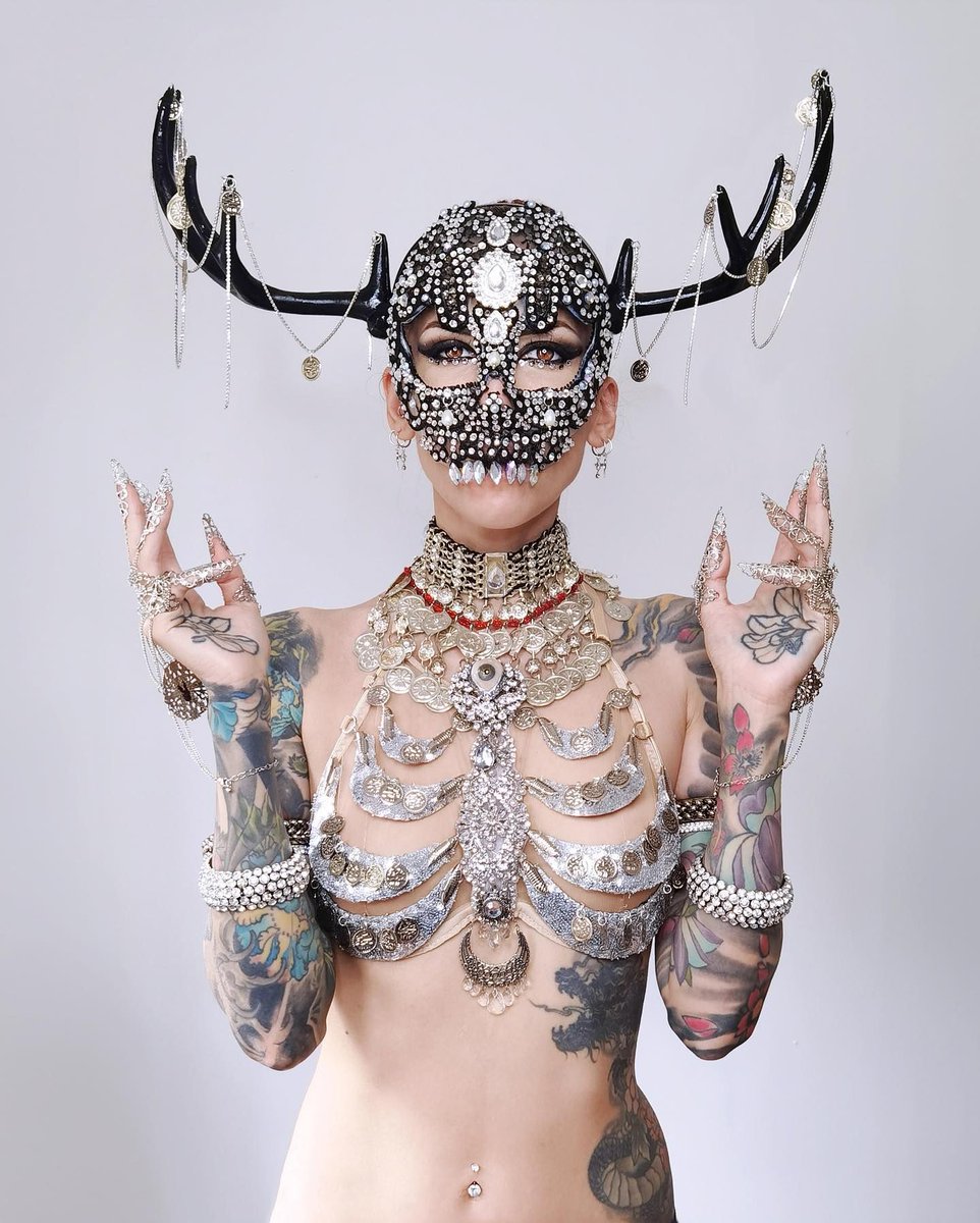 🖤 SUBMISSION SUNDAY 🖤

Artemis 2. Collaboration between Leah Debrincat and <a href="/PhotoAnarchy/">Anarchy Photography</a>. 

#beautifulbizarre