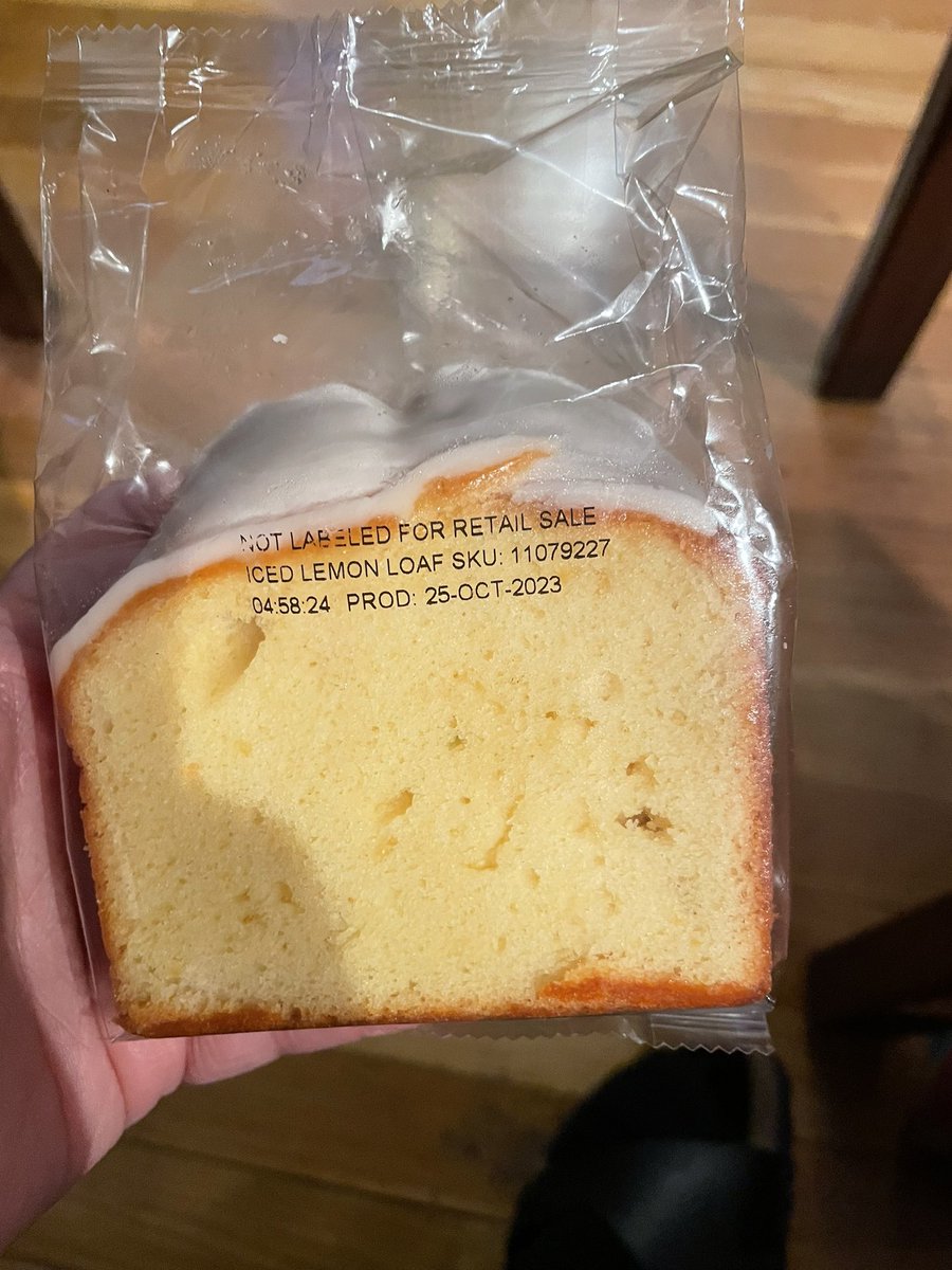 Stephthisway's tweet photo. @Starbucks what happened to my lemon loaf? 😵‍💫🍋 https://t.co/7OwkzYrD5l