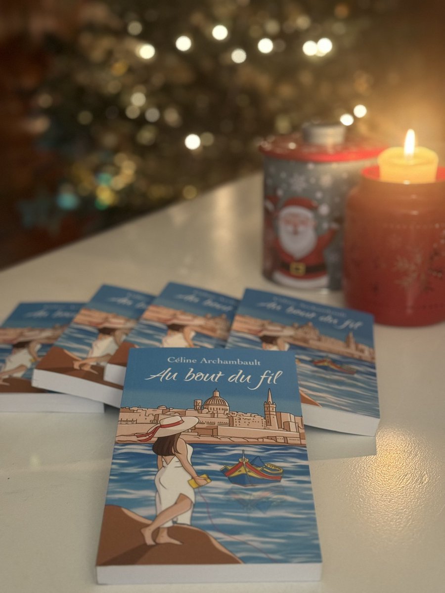 celine_mtl's tweet photo. Offrir un livre à Noël c’est comme offrir un voyage… 

Je propose des exemplaires dédicacés de mon roman « Au bout du fil » si tu le souhaites. Écris-moi 🎅🏼🙏 https://t.co/SOxaoQDikv