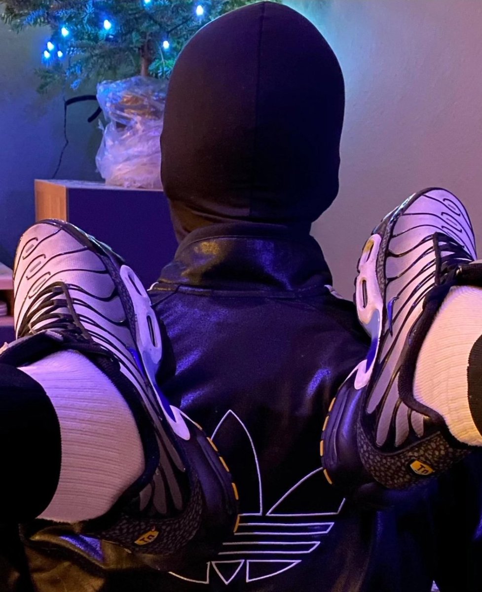 CwelDlaDresa's tweet photo. #nike #airmaxplus #nikesneakers #instanike #sneaker #greatstyle #gaysox #instagay #airmax #havefun #airmaxplus #smellysocks #sniffmysox #niketn #nikessocks #nikesox #niketnsocks #whitesox #trampling #trampling_fetish #kiffeurtn #kiffeurgay
@s https://t.co/kWelORrKST