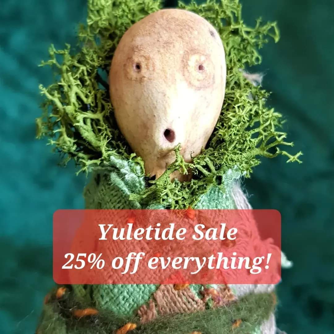 Just in time for Yuletide the Hookland Doll Emporium is having a 25% off sale on everything.

Mistress Crowsigh has a new venture to focus on in the New Year so will only be creating large OOAK pieces when the muse sings in her ear.

etsy.com/uk/shop/Hookla…