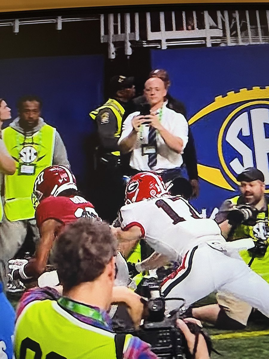 joeyfryar's tweet photo. @LateKickJosh Pate State material 🤝 https://t.co/27nMxfRYsX