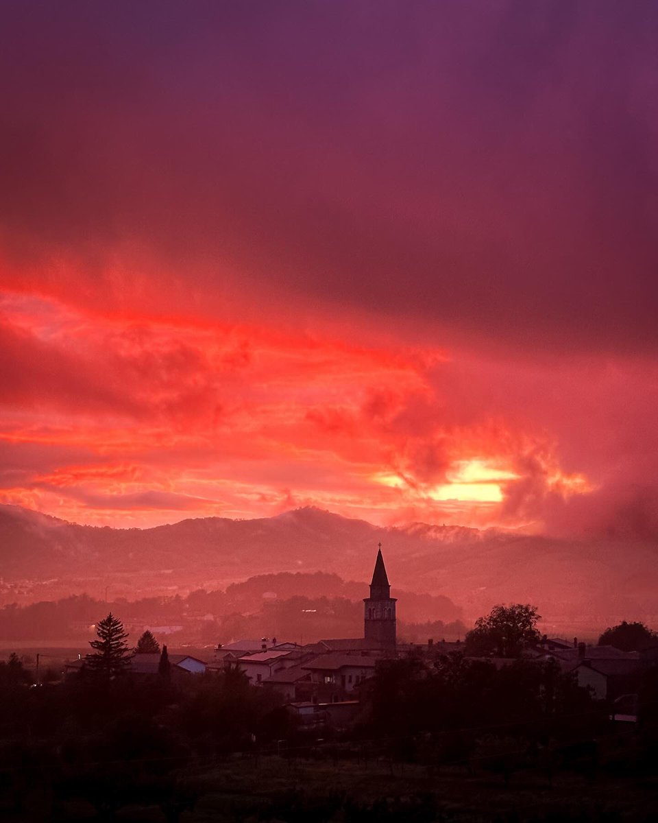 CatholicSVN's tweet photo. Povišanje sv. Križa / Exaltation of the Holly Cross
🌍: Vrhpolje
📷: janskocaj 
#catholicslovenia #slovenia
+++
https://t.co/XzZUsp4QEI https://t.co/XalqwLjhnY
