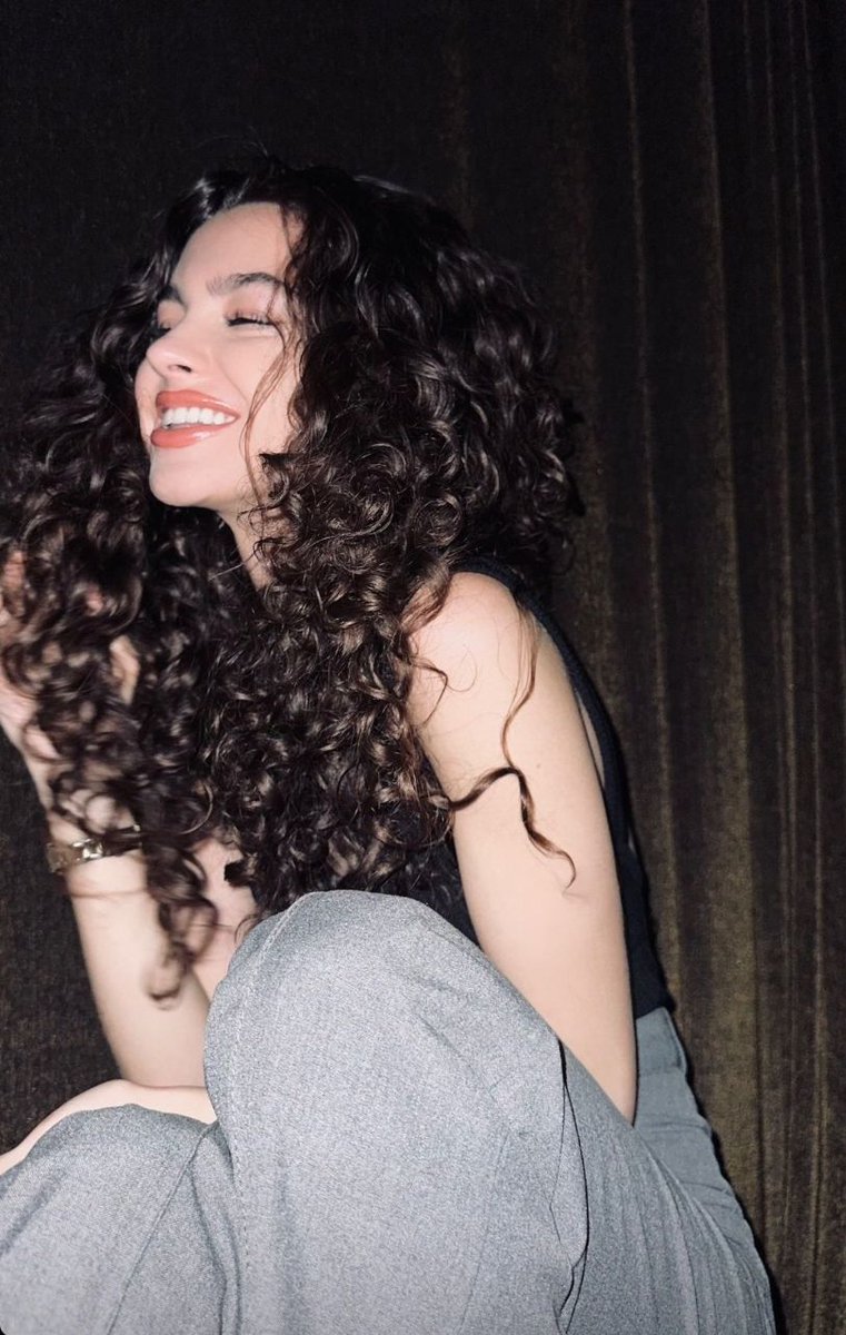 OnyazAccount's tweet photo. Mi colochita favorita 😍🖤

#SuBurcuYazgıCoşkun https://t.co/30hWlVw6Z6