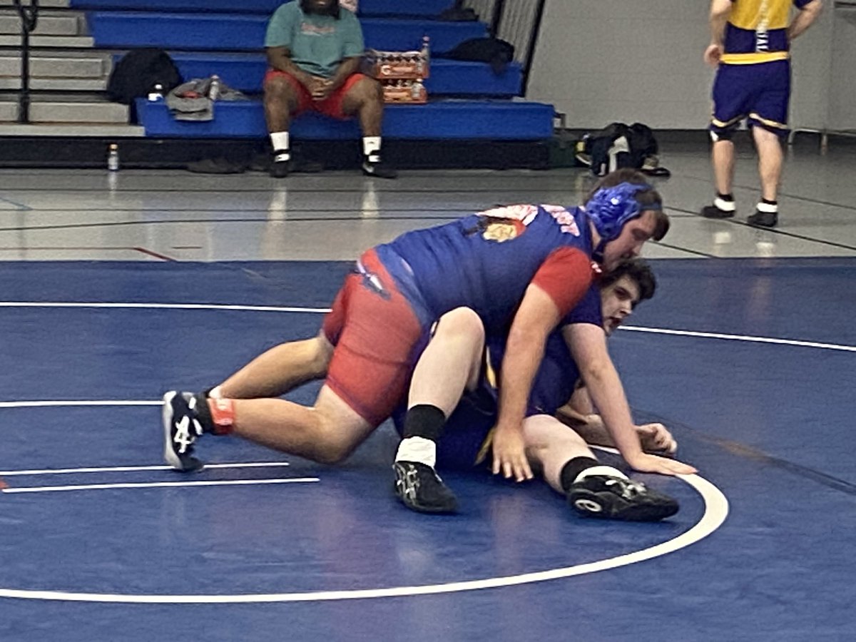 UCWrestling3's tweet photo. @UCWrestlers Keyton Tipple with his first pin of the year! https://t.co/VA1yqafsjl