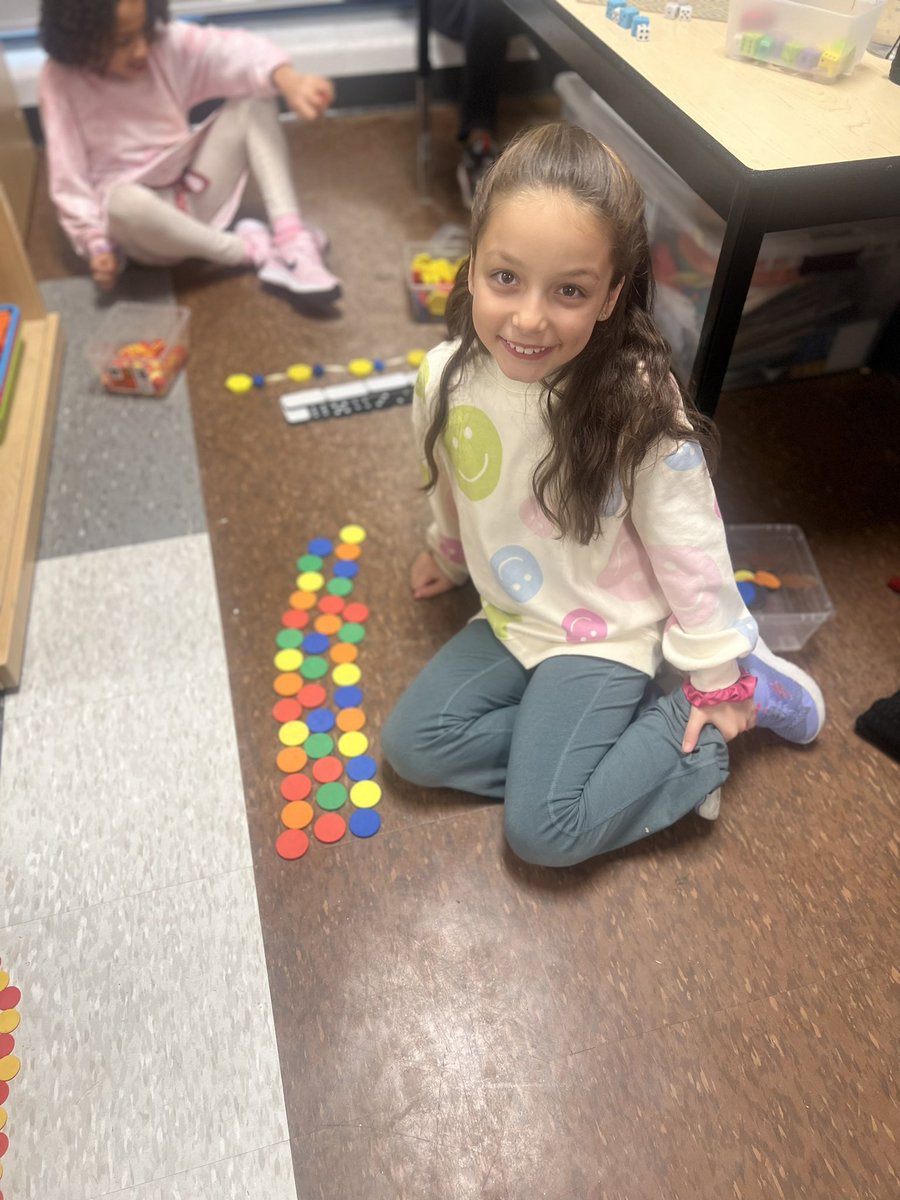 ms_singh19's tweet photo. Students had a great time creating and exploring patterns during math class yesterday https://t.co/7zYmqgrslH