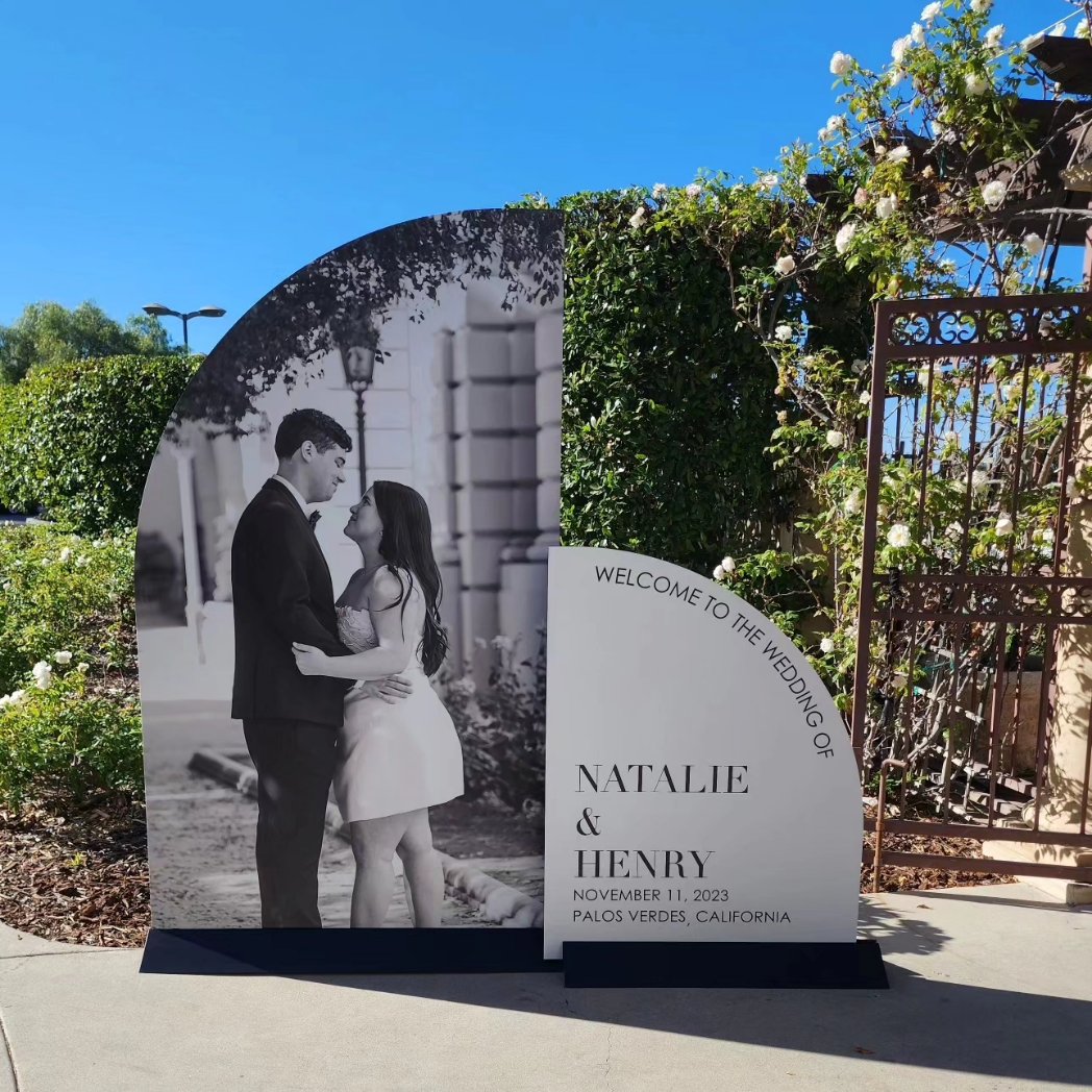 TeresaWoolson's tweet photo. Stunning wedding day details in shapes that make an elegant statement for our sweet bride and groom.
#welcomesign #seatingchart #weddingdecor #printshop  #womenownedbusiness https://t.co/Fxrqs8aIAN