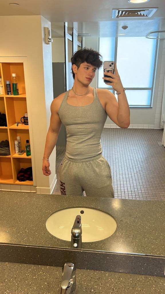 Ashaton Adam's (@ashatons1145) on Twitter photo 