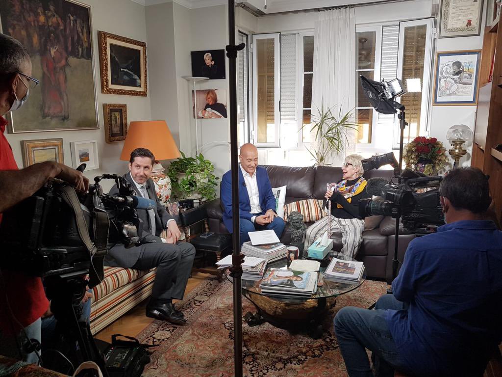 Notorious_Ed's tweet photo. En el “Secuencias en 24” de TVE de hoy, reposición de la última entrevista que dio Concha Velasco.
Con @moisestve y Guillermo Balmori.
A las 23:30 en el Canal 24 horas de TVE.
#notoriousediciones #moisesrodriguez #conchavelasco #secuencias24 @rtve @rtvenoticias https://t.co/OqzK7kOTRd