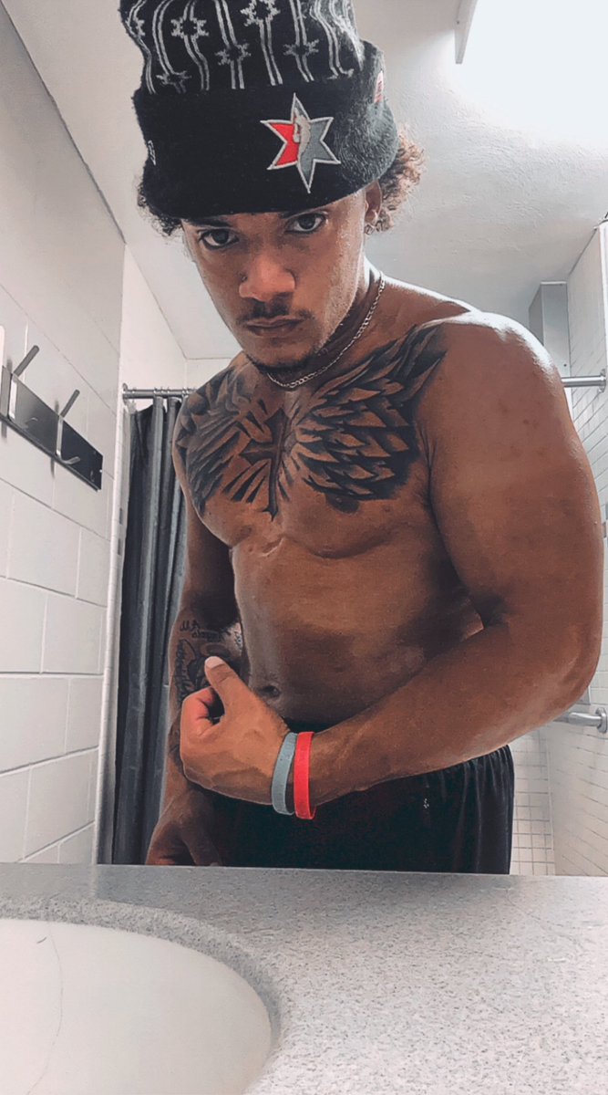 _obj2x's tweet image. Big heart, mental toughness, the ability to easily be coached, and game…that’s what I’ve got. 

5’6” 175-185lb RB/Slot mid-year transfer with 3 years of eligibility left! I’m ready to work! 

Film: youtu.be/A_PjYGXQ3gk?si…