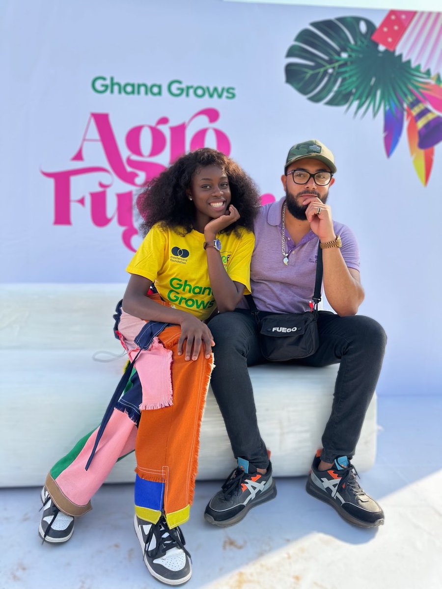 OdigiJnr's tweet photo. After meeting @yaabitha, the General Oversea and CEO @IzzatElKhawaja of #NEVERCOMMIT has COMMITTED full time!
Weytin woman do man? 😹🥂 https://t.co/9J7GcAaWv4