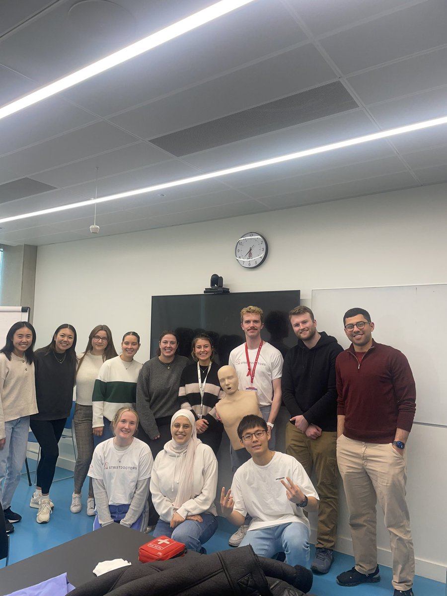 Claire_ODoherty's tweet photo. A great afternoon at the @thegpclub_ and RCSI Street Medicine workshop this afternoon - Learning valuable and essential skills to help disadvantaged communities. Healthcare is a right, not a privilege. https://t.co/d7fjvvd7Lc