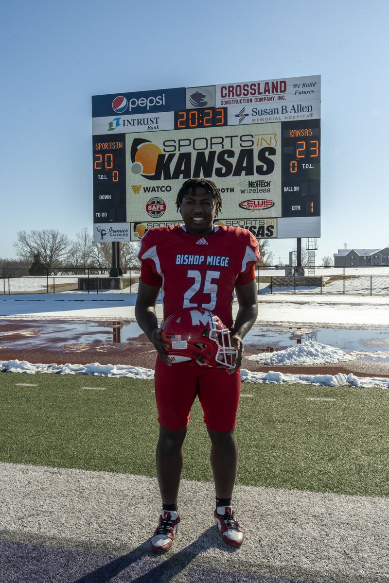 Sports in Kansas 4A Defensive Player of the Year

Justyce Betts, Bishop Miege, LB

Betts, a 6’0” 222-pound senior, had one of the best tapes in Kansas this fall and also led one of the best defenses in Kansas, playing in arguably the states best league (EKL). Betts, who was a