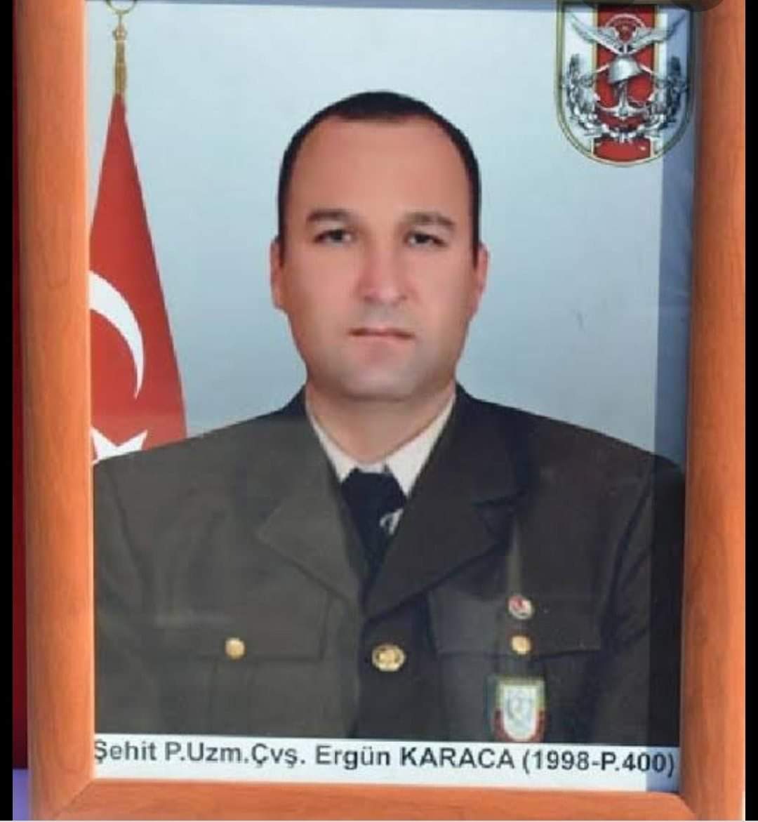 2 Aralık 2015 Mardin'in Derik ilçesinde terör saldırısında şehit P.Uzm.Çvş Ergün Karaca için şehadet senesinde şehidimize 1 Fatiha okuyalım. Mekanı cennet olsun inşallah 🇹🇷