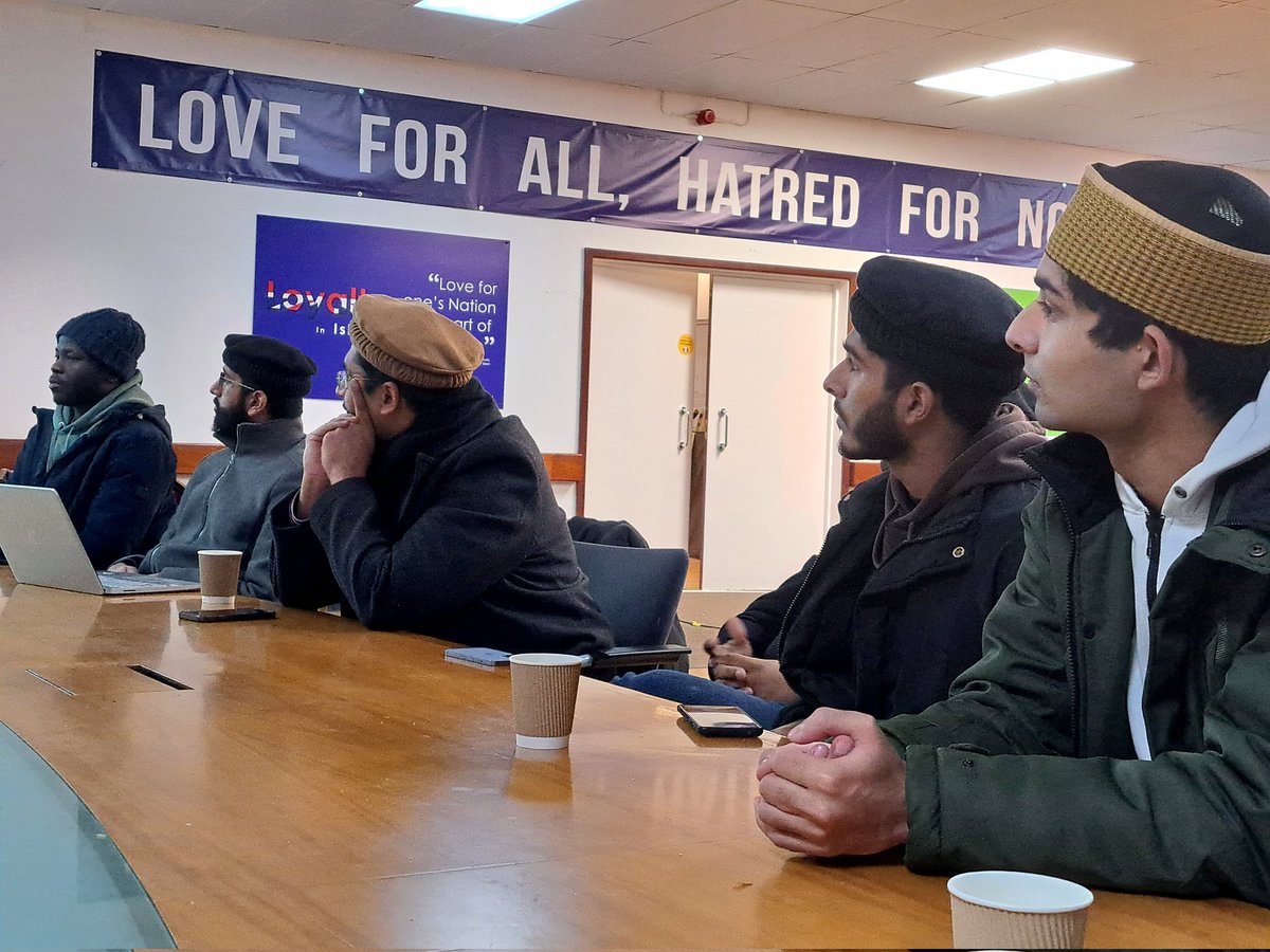 AMYA_Midlands's tweet photo. Today, 2nd December 2023, regional amla members from East Midlands came together for the first regional meeting of the MKA year 2023-2024 at Bait ul Ehsan Mosque, Leamington Spa, UK.
#amya #ahmadiyya #mka #eastmidlands #baitulehsan #lemington https://t.co/ERvw0NXoyX