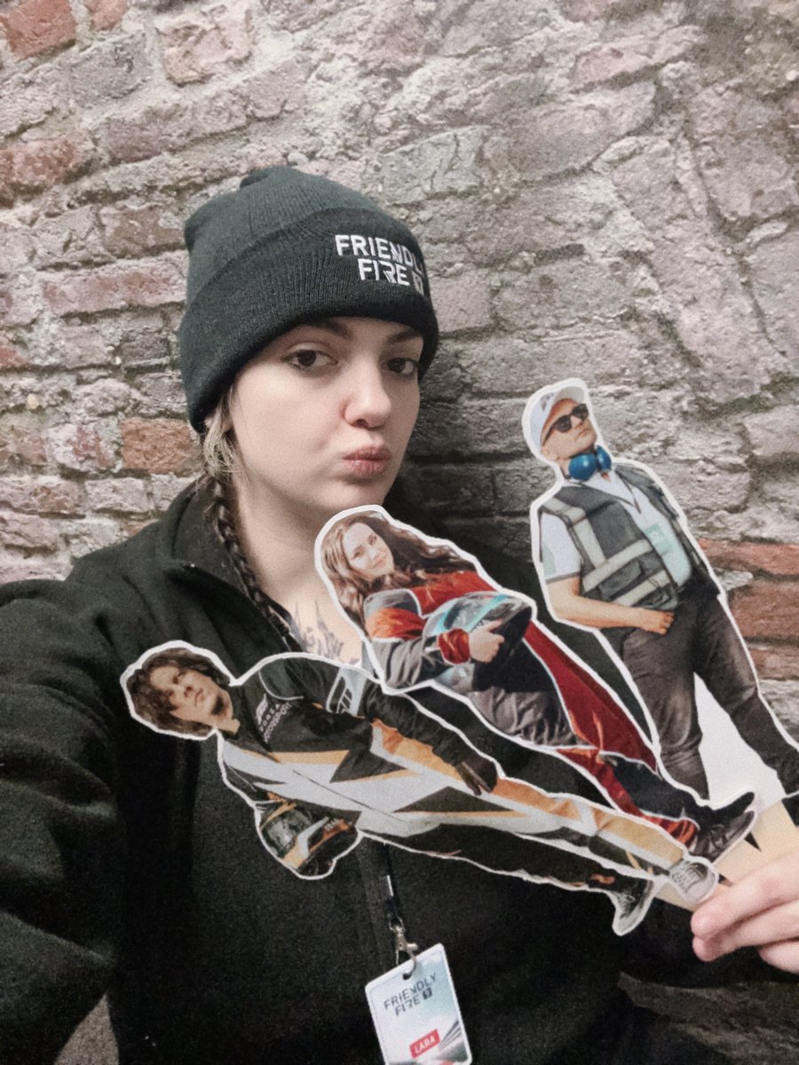 haben wir fix gebastelt ✨

Schade, dass ihr nicht da sein könnt 🥲

#FriendlyFire9