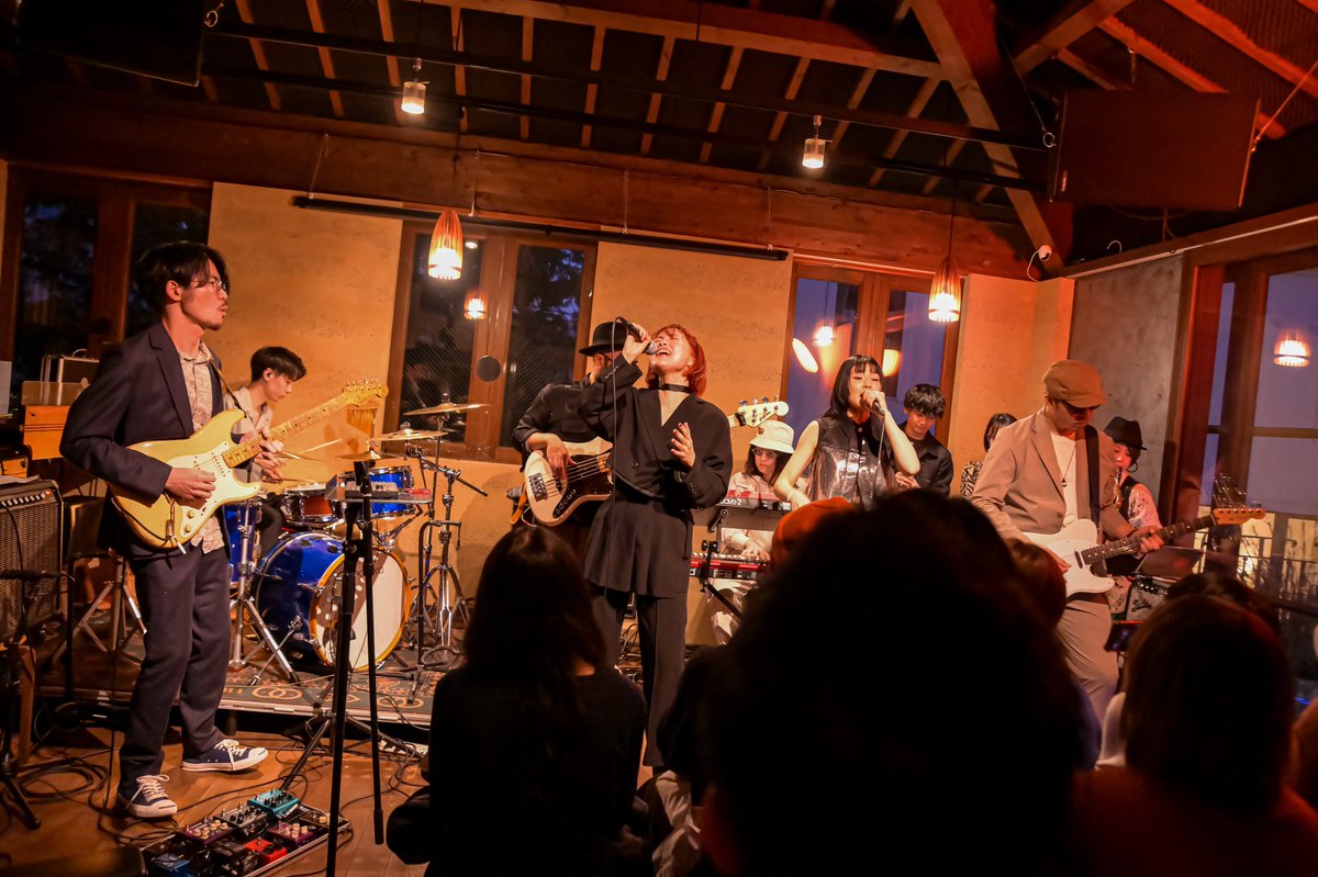 YUJIRO_MUSIC's tweet image. 2023.12.02 Sat.
color-code × minollo essential
「crossing session」
『Make a wish』 music video
youtu.be/2OyoATSIj8E?si…
#colorcode (@clc_colorcode)
#NANAMI (@clc_nanami)
#MAKO (@clc_mako)
💻 linktr.ee/colorcode_offi…
🎧 open.spotify.com/artist/0Po72s2…
#お誕生日おめでとう💐