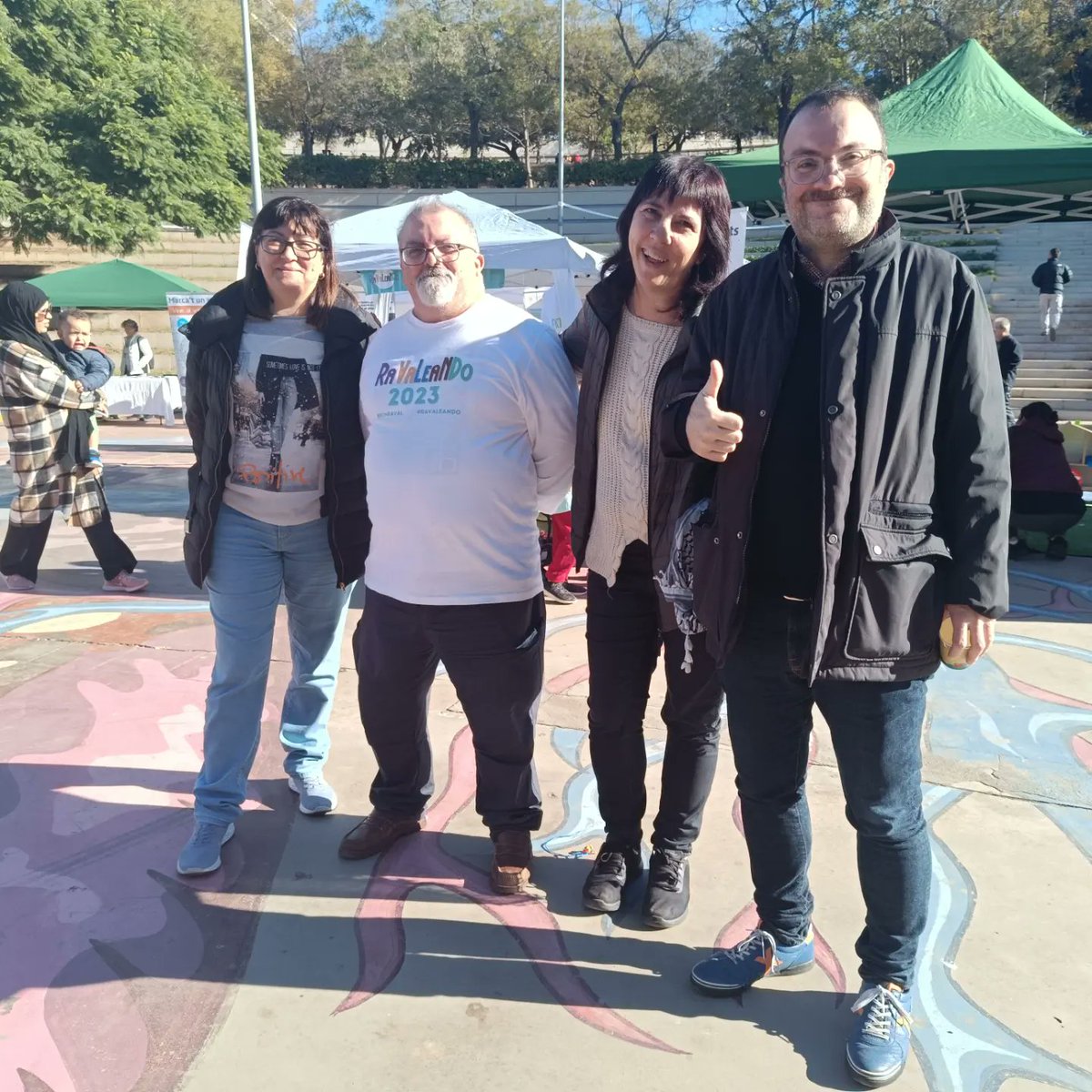 ecpsantacoloma's tweet photo. Avui matinal amb #Ravaleando
Una iniciativa on les entitats son les protagonistes. Donant vida al barri del #Raval de #SantaColoma
Enhorabona @salvapirineos i tot l'equip per la feinada! https://t.co/Eid4r7NEZc