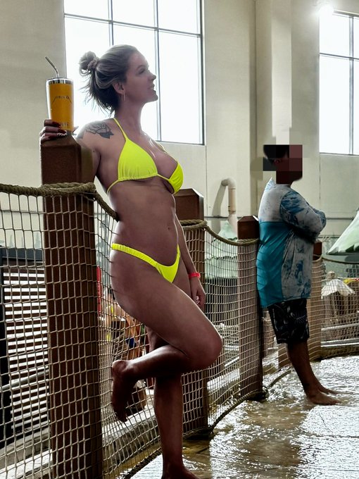 Just living the mom life at the waterpark https://t.co/7yptyCaYZu