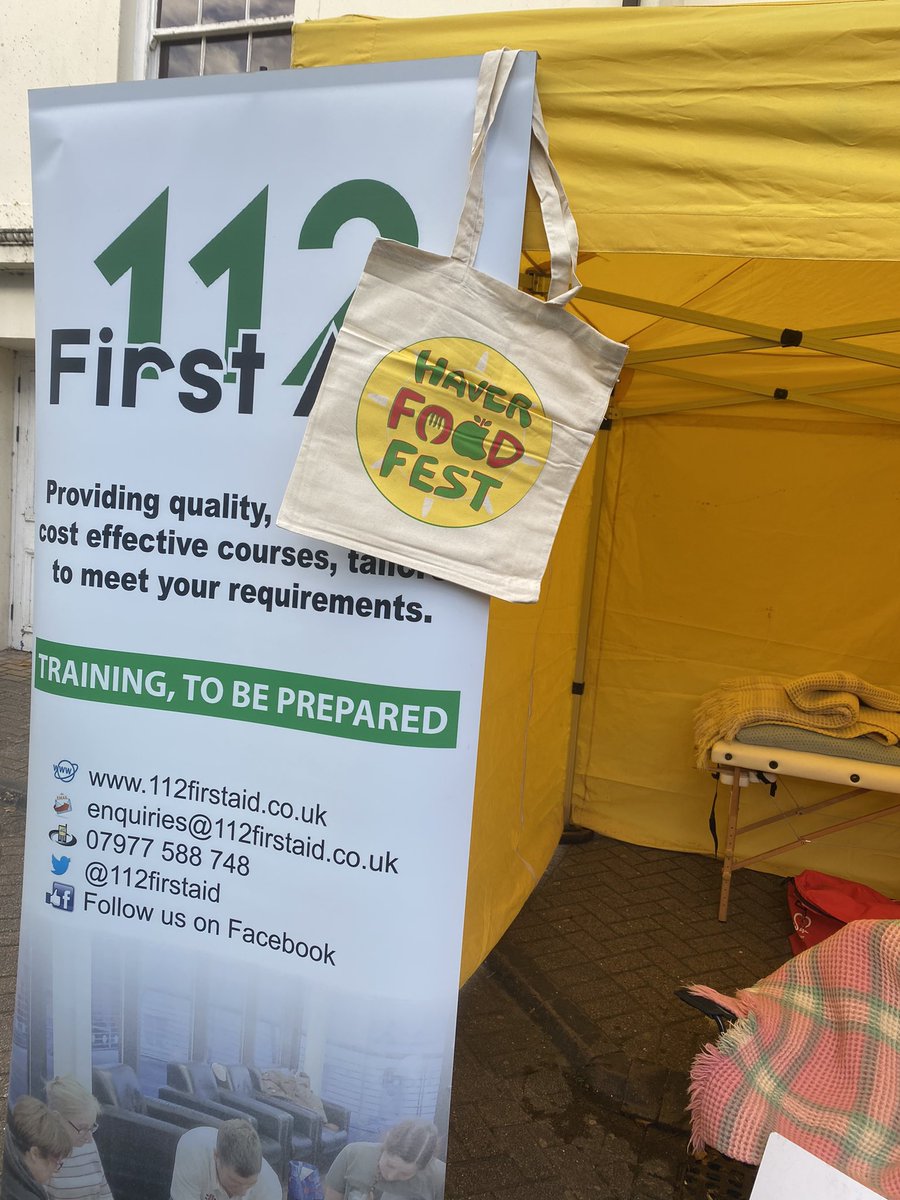 112firstaid's tweet photo. Great day supporting Haverfordwest Food Fest - Town busy &amp; buzzing #feelgood &amp; #Christmastingle ⛑️🎄👍 https://t.co/cVJNM3q4HV