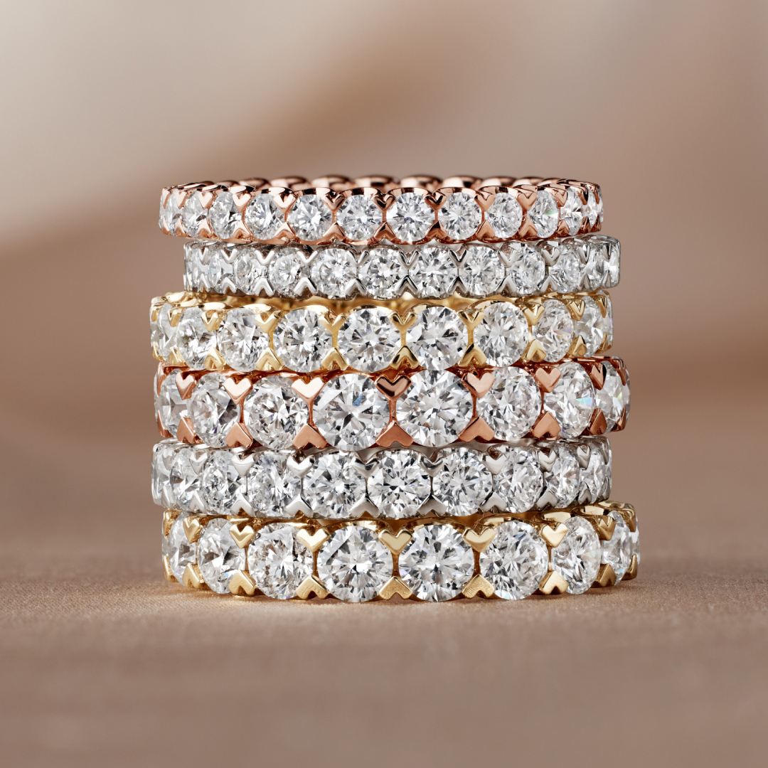 Cyber week isn't over yet! Hurry to save 50% off diamond rings and more ⏳ 💙 😍