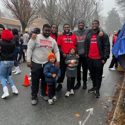 WSSU_Athletics's tweet photo. #RamsintheCommunity at today Mistletoe Run https://t.co/LZoVdiIP8z