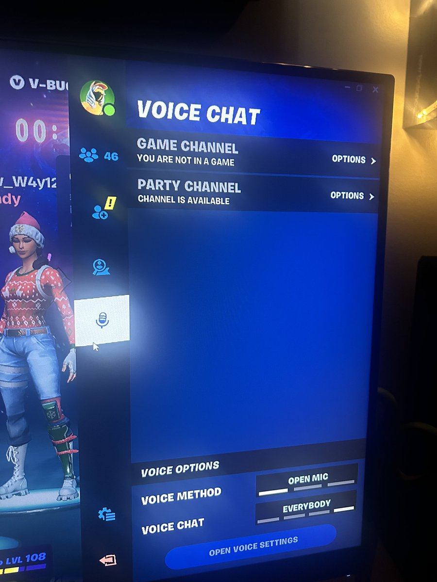 ivanveranoxx's tweet photo. @FortniteStatus I was just loading into the game when I came across a issue in which I can’t join either the voice channel or the game channel. My friends are both talking and they are in the party channel but it won’t lemme join one and my mic is already working. Please respond. https://t.co/rGru0FsSmt