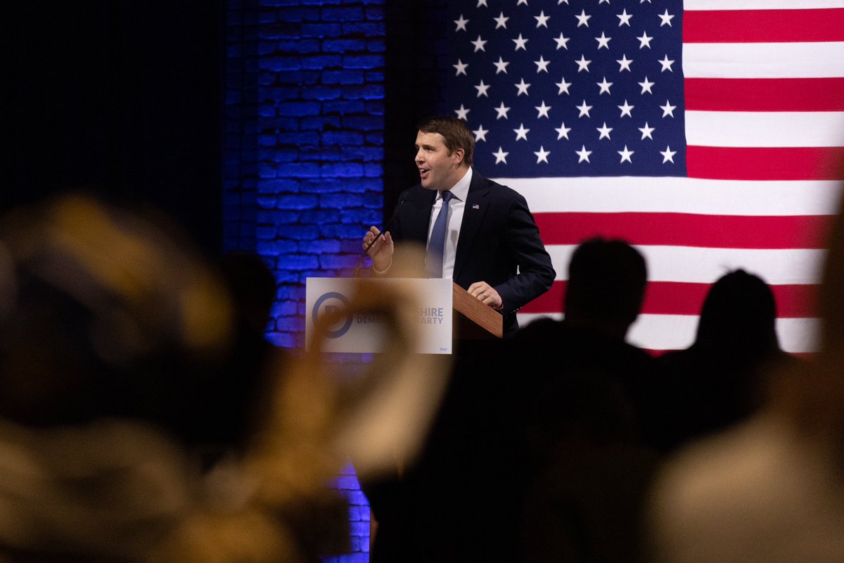 Full house last night at @NHDems Eleanor Roosevelt Dinner in Manchester! Democrats are organizing and ready to win up and down the ticket in November. Thank you to my friend and colleague @hakeemjeffries for firing us up and laying out the stakes in this election. #NHPolitics