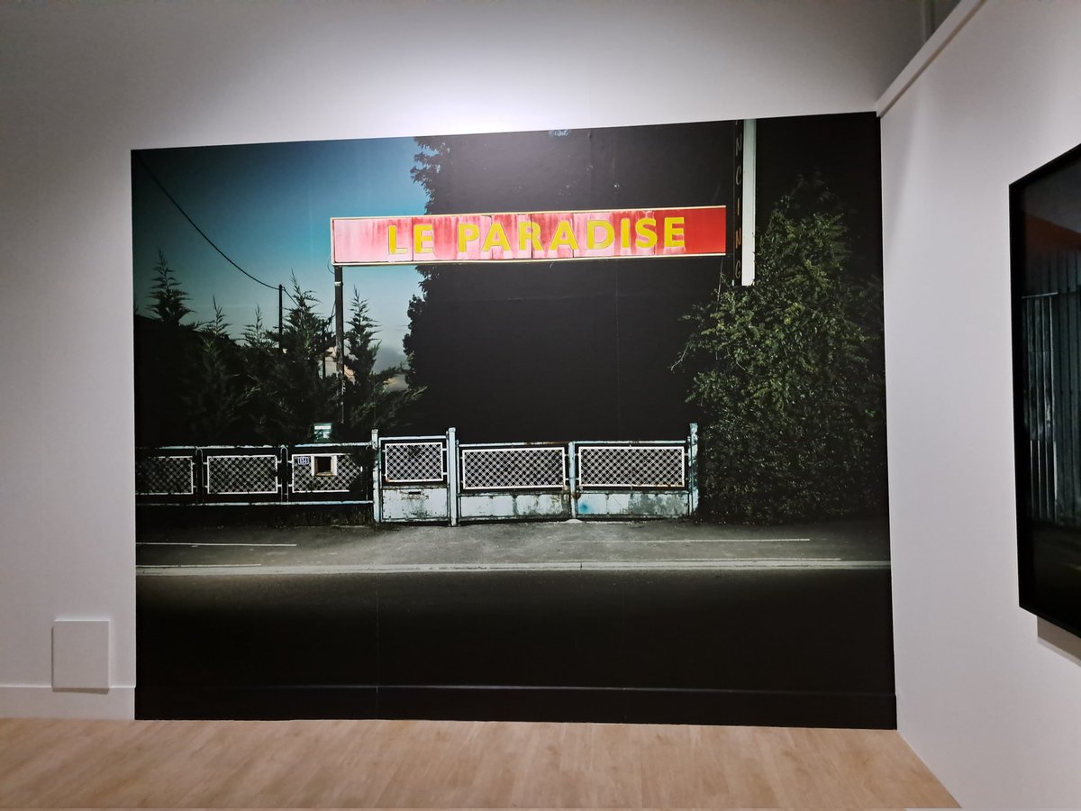 anne_sicard's tweet photo. Inauguration de la très belle exposition photographique "Il doit faire nuit comme ici" de Frédéric Stucin, avec les textes de Jakuta Alikavazovic, à découvrir au #Cyel de @larochesuryonfr jusqu'au 2 mars 2024 #photo #art https://t.co/SuzV9TvJ6t