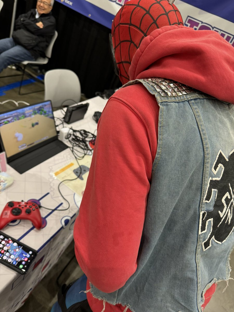 FiftyFourSounds's tweet photo. #スパイダーマン　が　#Nyaaaanvy で喜怒哀楽を出されてました。
#lacomiccon 
#LAcomicon
#Phoenixx https://t.co/bs7mF1kIOL