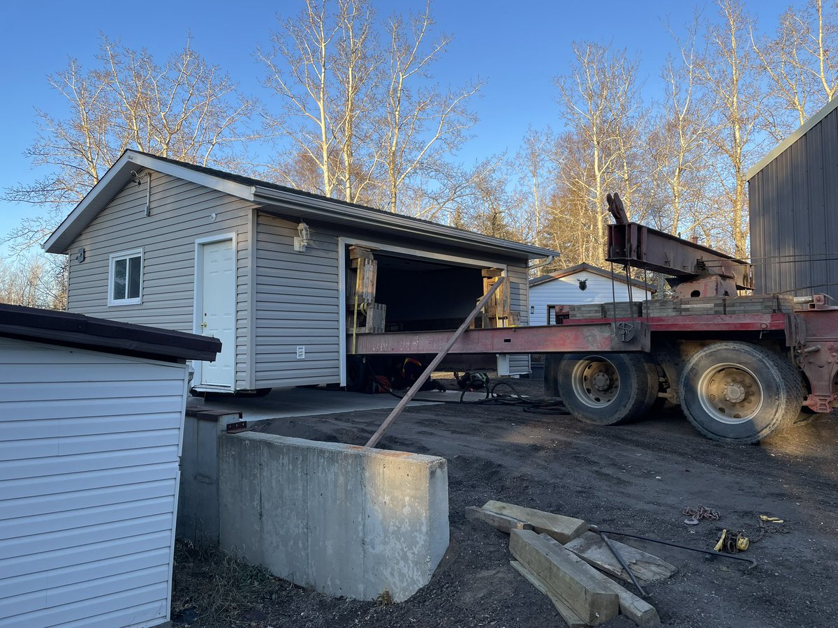 Speedster9110's tweet photo. The new garage has been moved to our place, it’s been sealed to the concrete pad, walls up &amp; cars in for the winter. 😁 #BigJob https://t.co/4EAZWETi3k